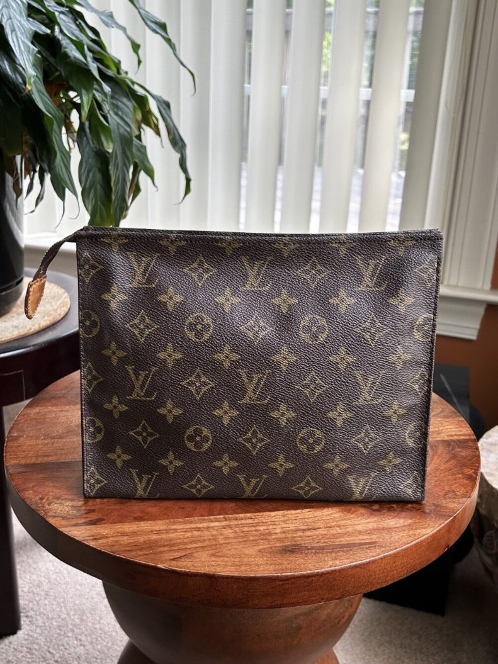 LOUIS VUITTON Monogram Toiletry Pouch 26